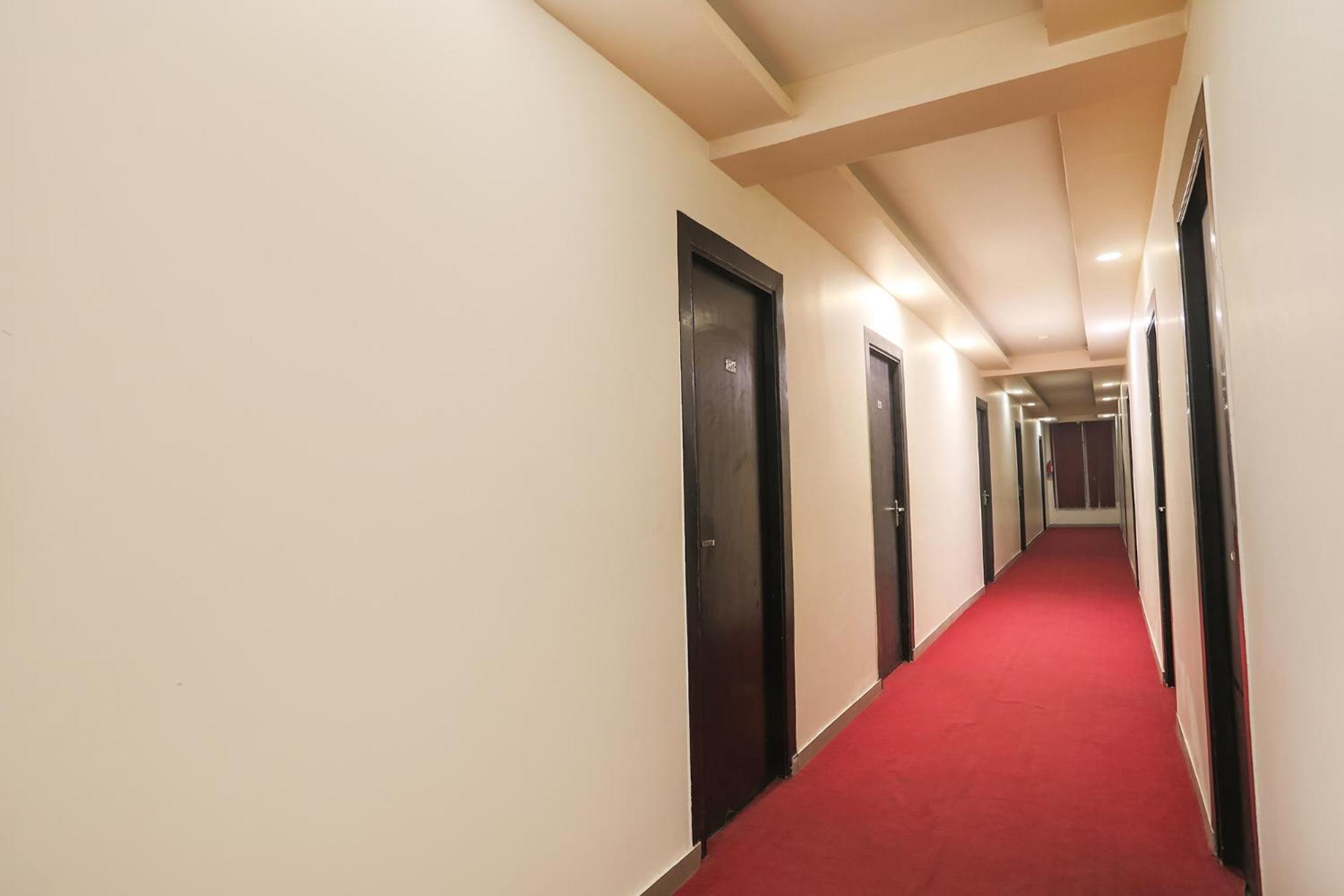 Fabhotel The Diamond ガーズィヤーバード エクステリア 写真
