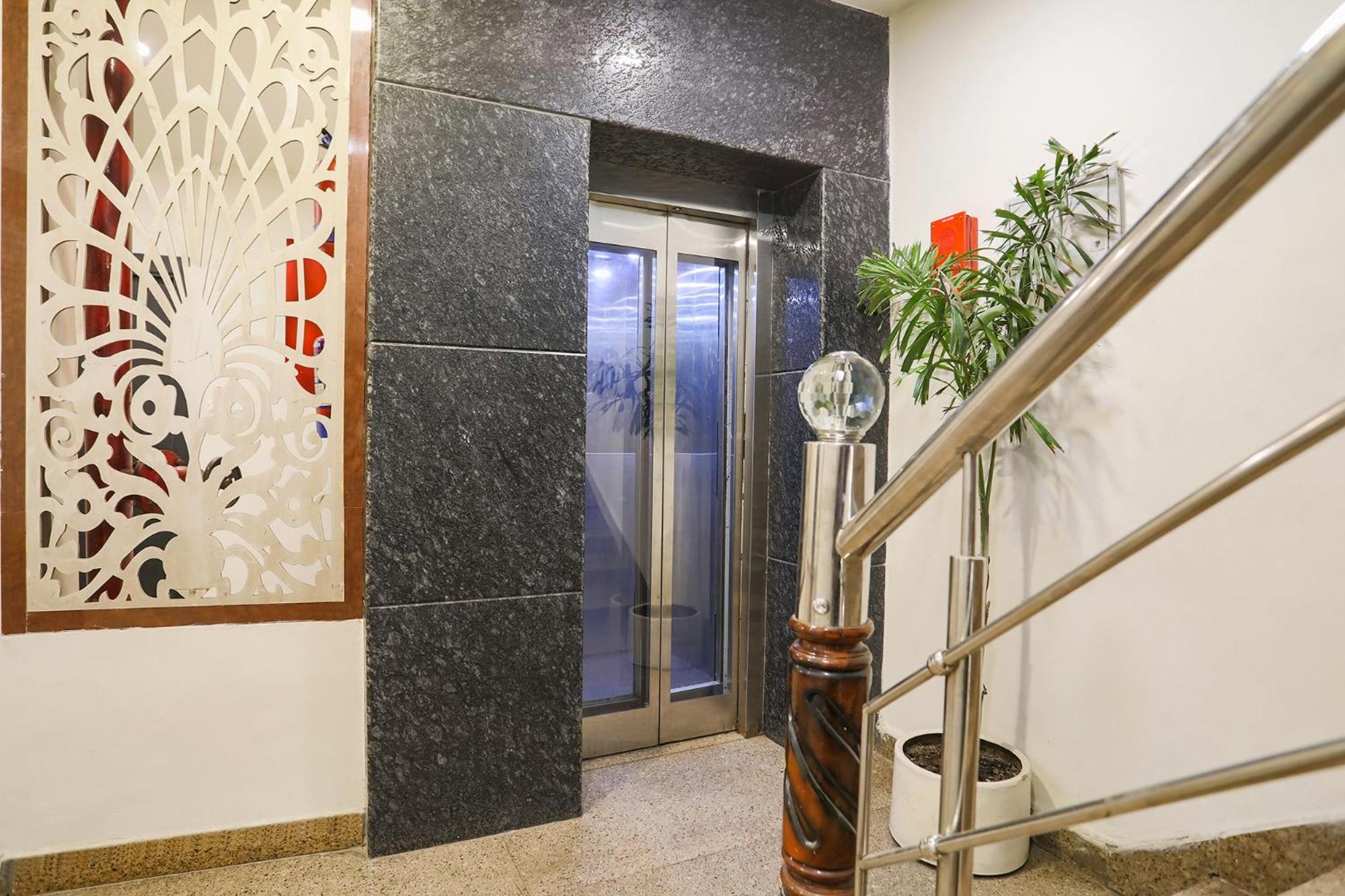 Fabhotel The Diamond ガーズィヤーバード エクステリア 写真